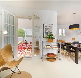 3 Bedroom Villa with Pool, Terrace and Sea Views near Vinisce, Sleeps 7